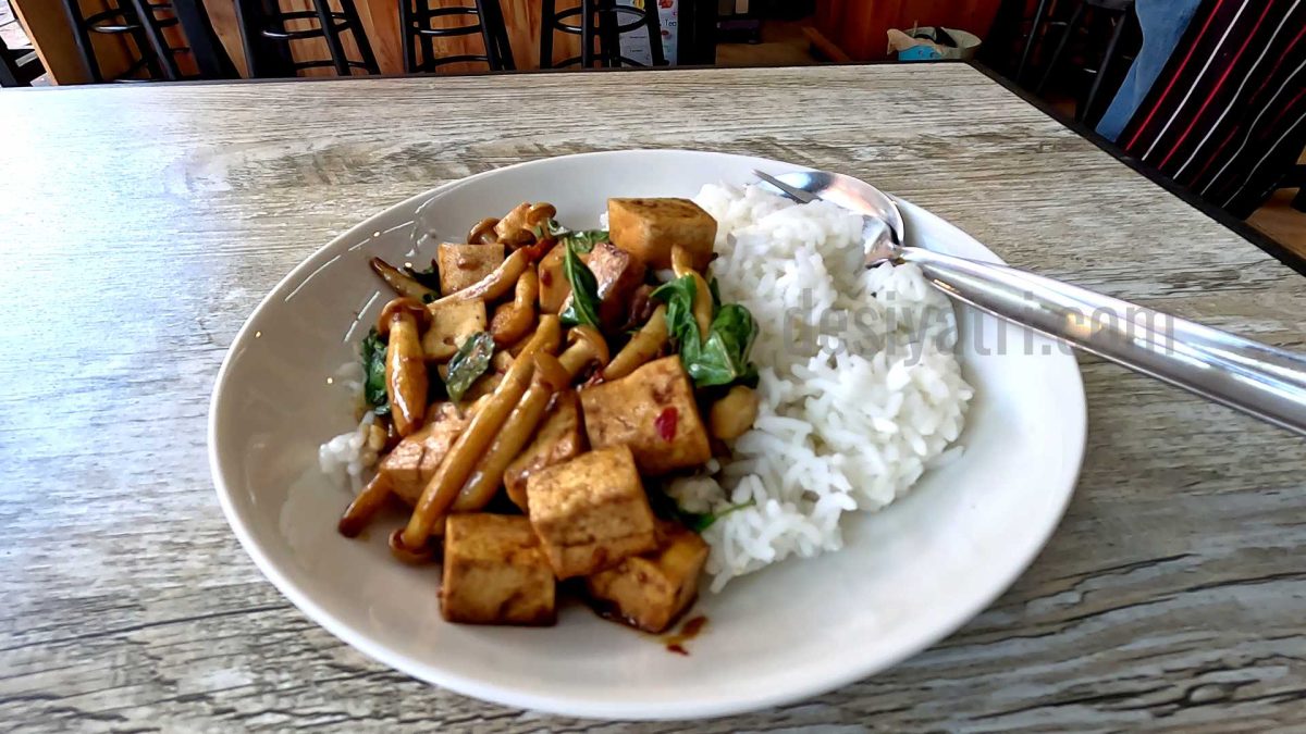 Vegetarian Food at Yellow One Cafe, Maeklong Railway Market